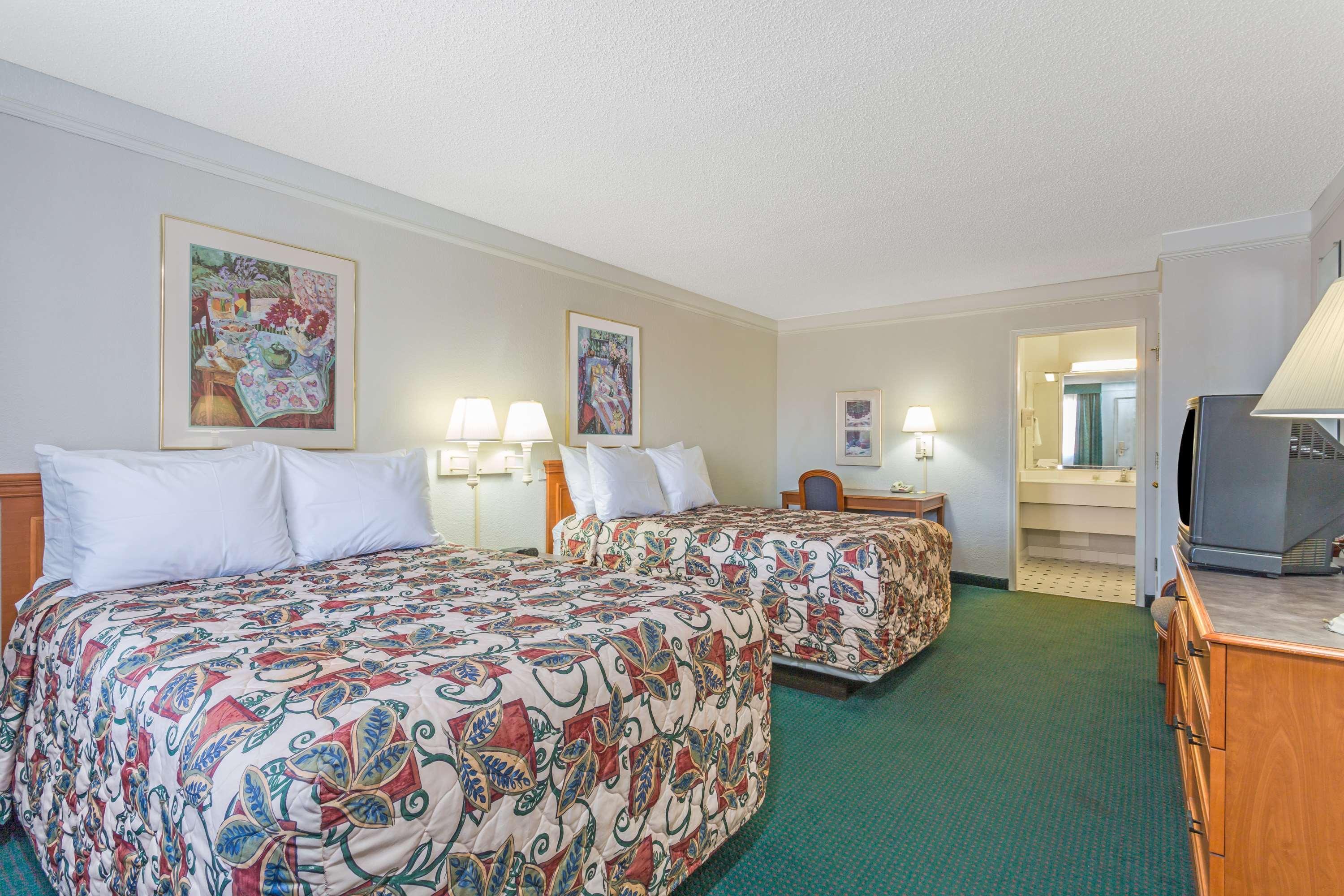Econo Lodge Richmond-North Chesterfield Εξωτερικό φωτογραφία