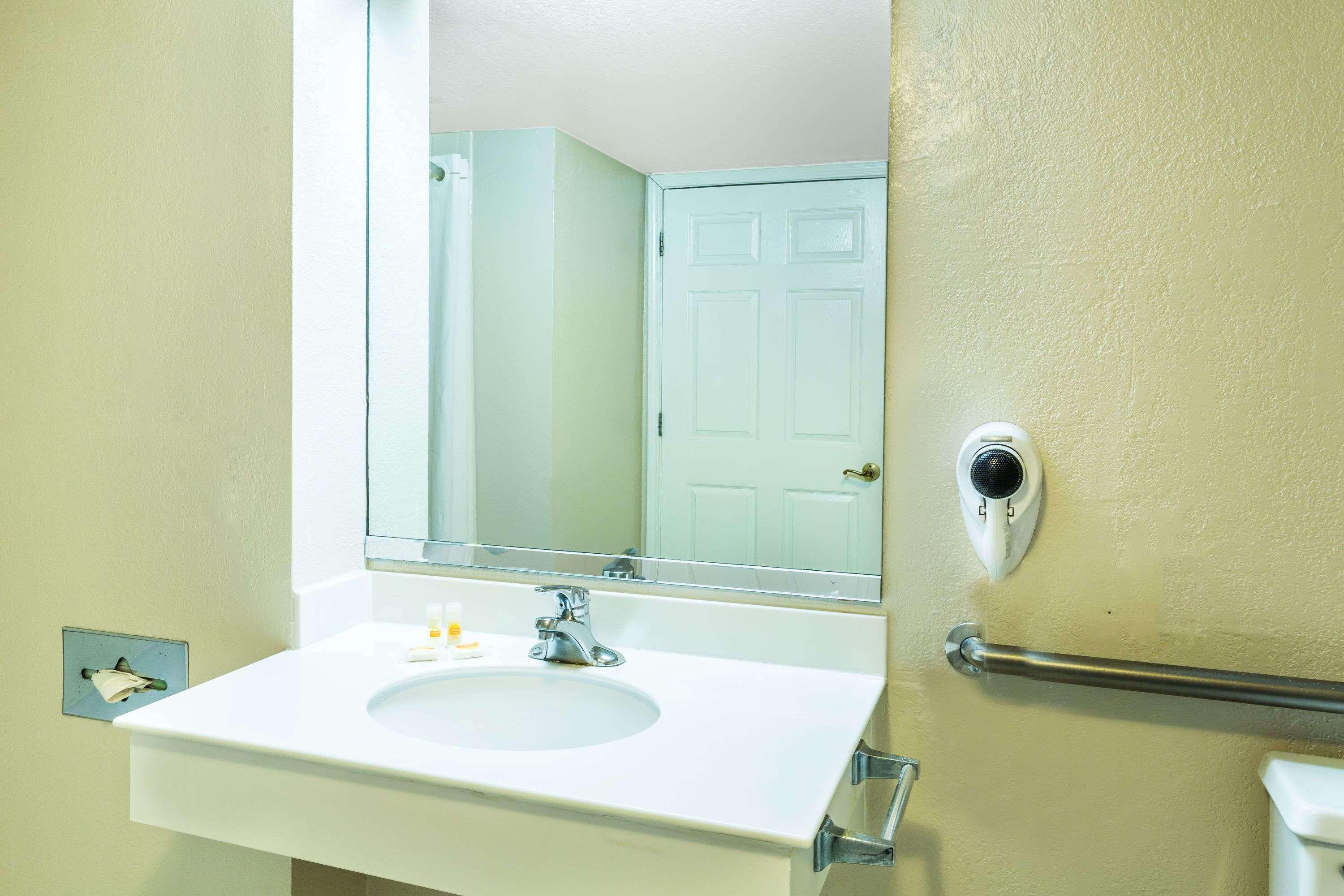 Econo Lodge Richmond-North Chesterfield Εξωτερικό φωτογραφία